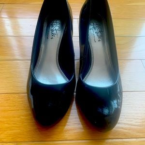 Black Patent Leather  Life Stride size 7.5 medium width worn once